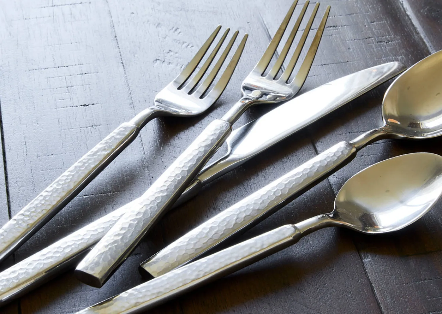 Urban Barn Hammered 5-Piece Cutlery Set- Dinnerware
