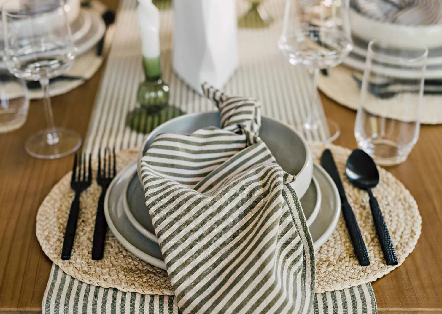 Urban Barn Hammered 5-Piece Cutlery Set- Dinnerware