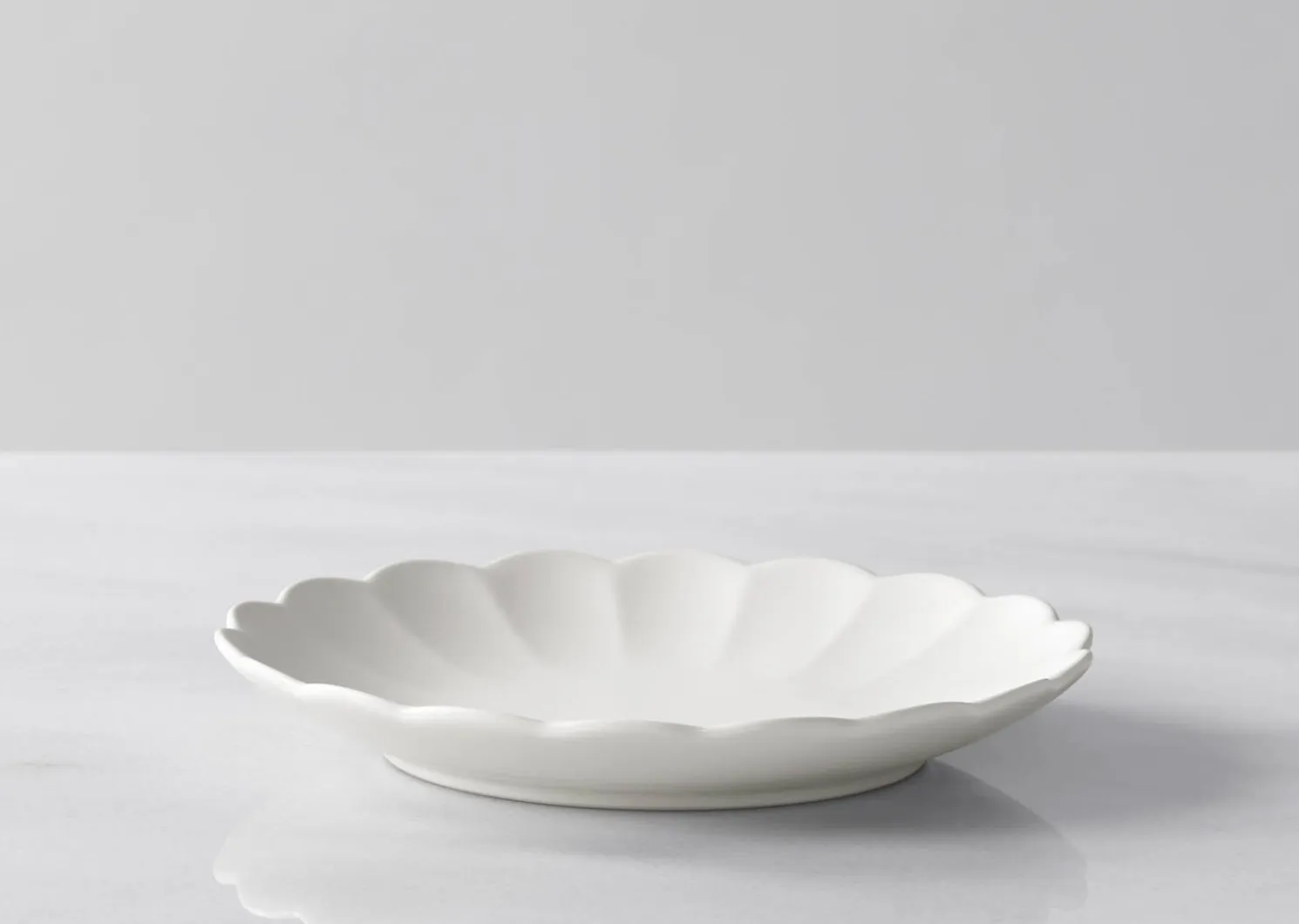 Urban Barn Pearse 16 piece Dish Set White- Dinnerware